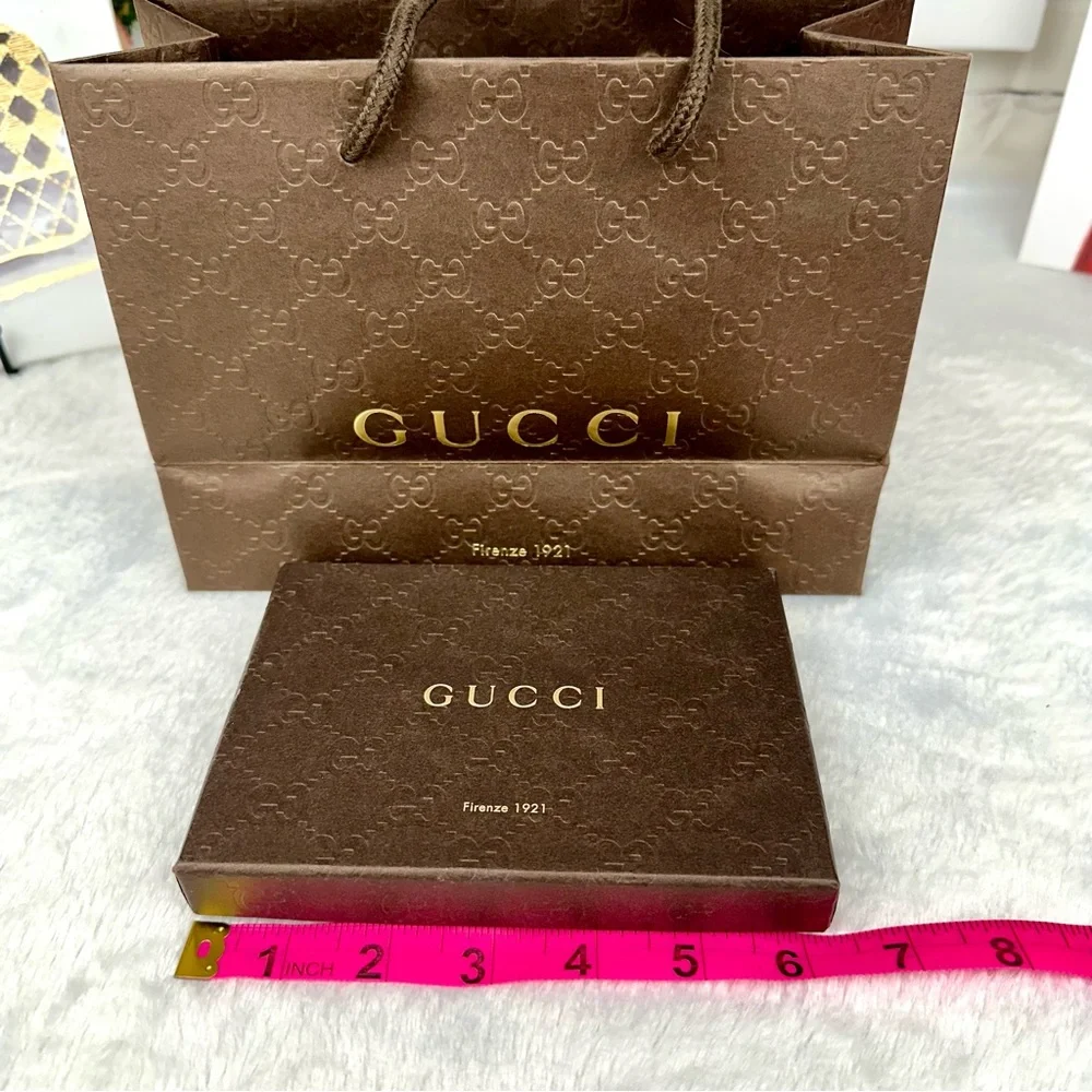 SOLD Gucci Gift Card Box, Shopping Bag and Card Set - Picture 5 of 6